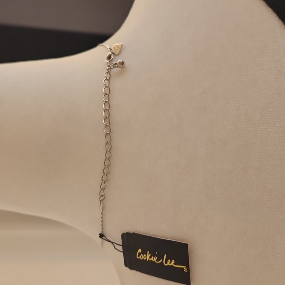 NWT Cookie Lee Vintage Silvertone Floral Shell 2 In 1 Pendant Necklace - Picture 6 of 11